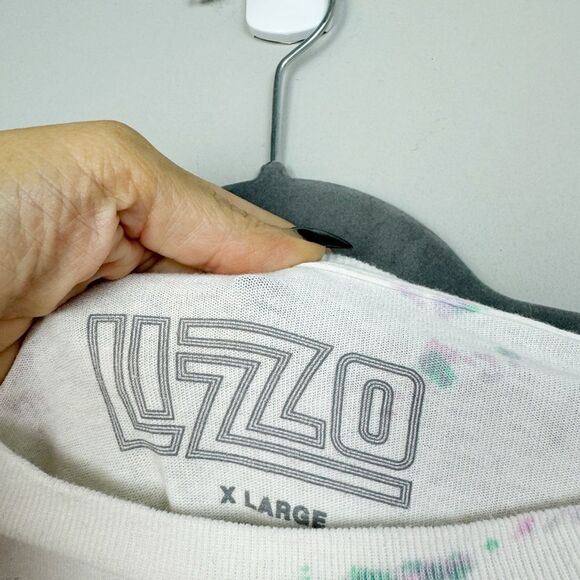 LIZZO | NEW! Tie Dye Puff Print Tour Merch Short Sleeve White Tee Unisex Size XL - Picture 5 of 8